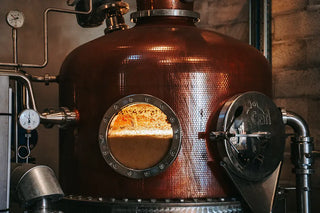 Les Origines du Whisky : Découverte et Assemblage